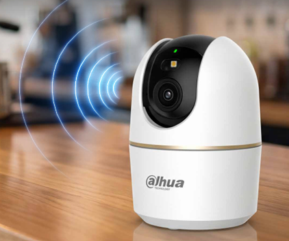 Camera de supraveghere WiFi de interior Dahua DH‑H5A, Pan/Tilt 360°, 5MP 2880×1620, WiFi 6, Vedere nocturnă IR 10 m, Detecție AI persoane și animale, Urmărire automată, Patrulare presetată, Mod confidențialitate, Microfon și difuzor, Slot microSD [1]